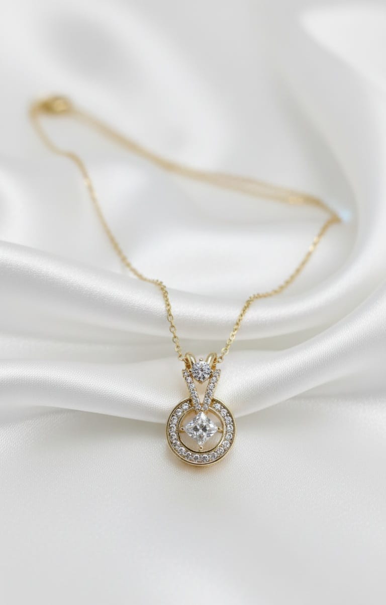 Ciondolo Luce- SSJewelry - Oro Laminato di alta Qualità per uso quotidiano- Gioielleria in Ticino.