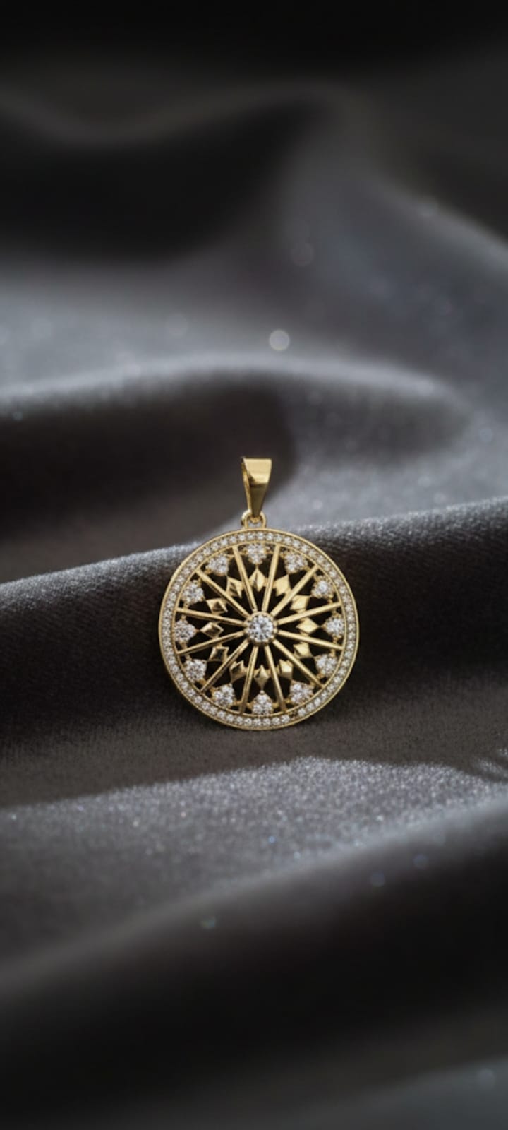 Ciondolo Ruota- SSJewelry - Oro Laminato di alta Qualità per uso quotidiano- Gioielleria in Ticino.