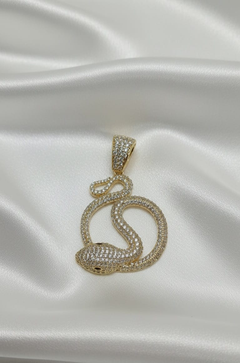 Ciondolo Serpente- SSJewelry - Oro Laminato di alta Qualità per uso quotidiano- Gioielleria in Ticino.