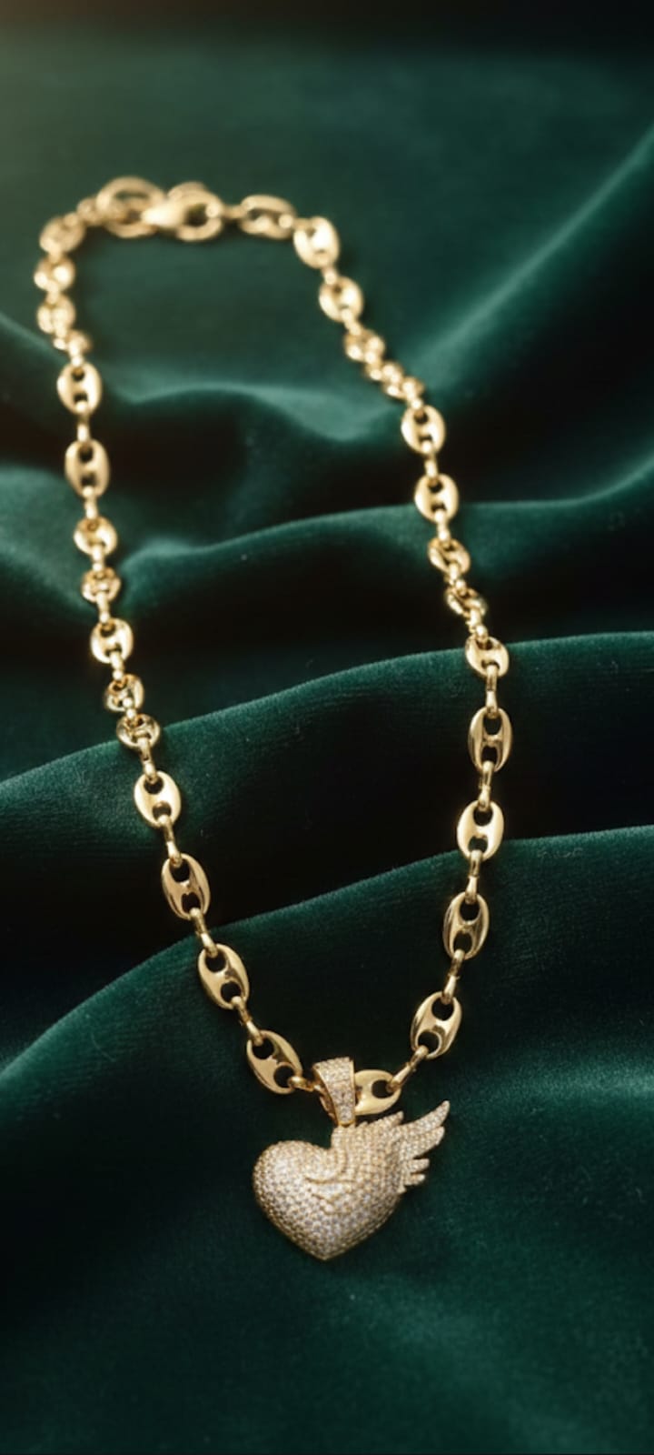 Ciondolo Cuore Alato- SSJewelry - Oro Laminato di alta Qualità per uso quotidiano- Gioielleria in Ticino.