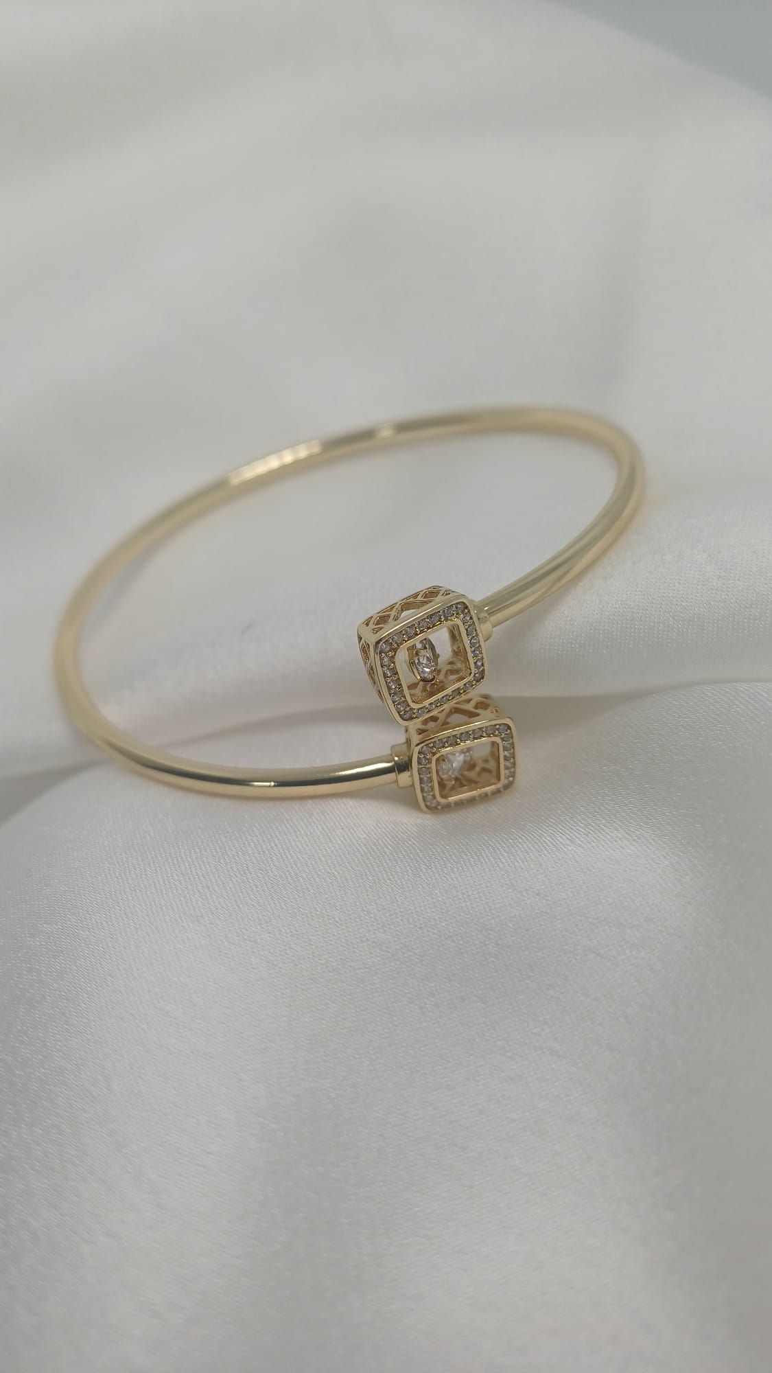 Bracciale Crystal Motion- SSJewelry - Oro laminato di alta qualità per uso quotidiano - Gioielleria in Ticino