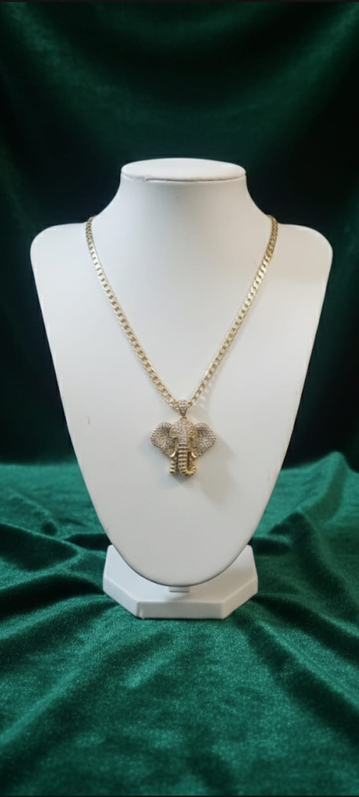 Ciondolo Elefante- SSJewelry - Oro Laminato di alta Qualità per uso quotidiano- Gioielleria in Ticino.