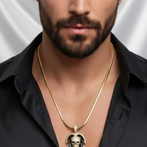 Ciondolo Dark Knight- SSJewelry - Oro Laminato di alta Qualità per uso quotidiano- Gioielleria in Ticino.