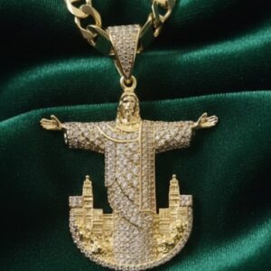 Ciondolo Cristo Redentore- SSJewelry - Oro Laminato di alta Qualità per uso quotidiano- Gioielleria in Ticino.