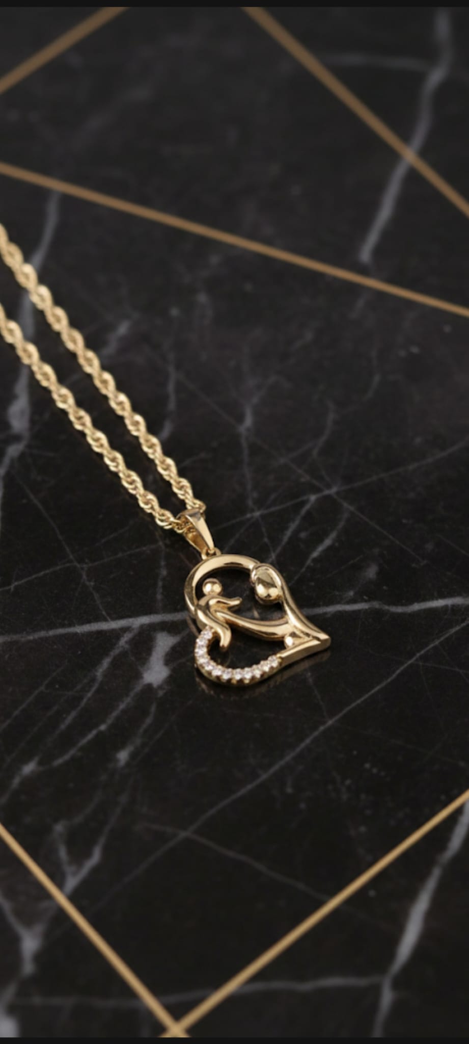Ciondolo Amore Eterno- SSJewelry - Oro Laminato di alta Qualità per uso quotidiano- Gioielleria in Ticino.