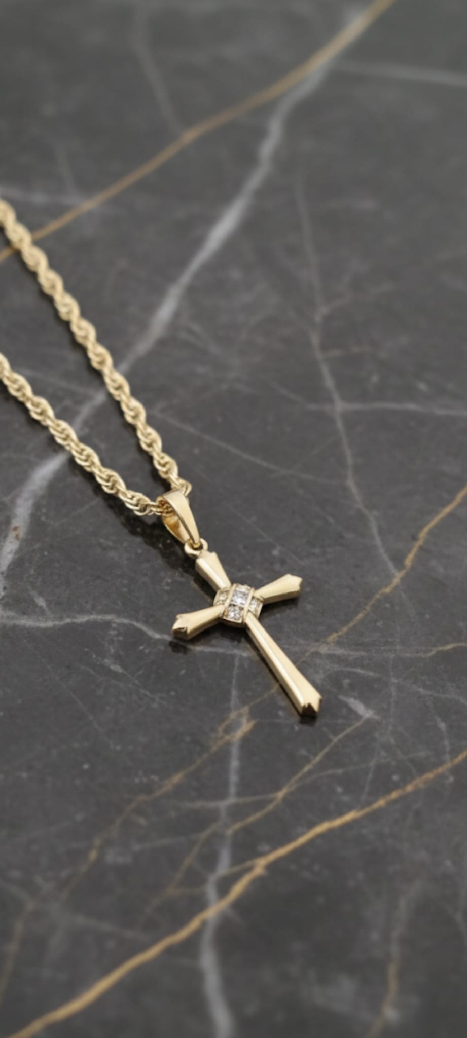 Ciondolo Luce Divina - SSJewelry - Oro Laminato di alta Qualità per uso quotidiano- Gioielleria in Ticino.