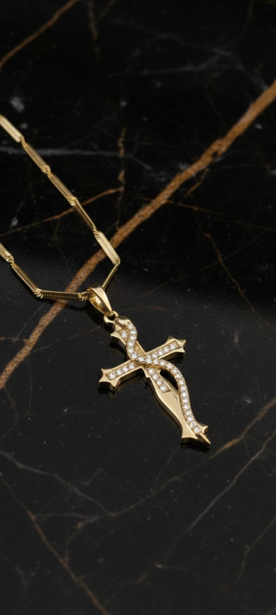 Ciondolo Croce Mistica- SSJewelry - Oro Laminato di alta Qualità per uso quotidiano- Gioielleria in Ticino.