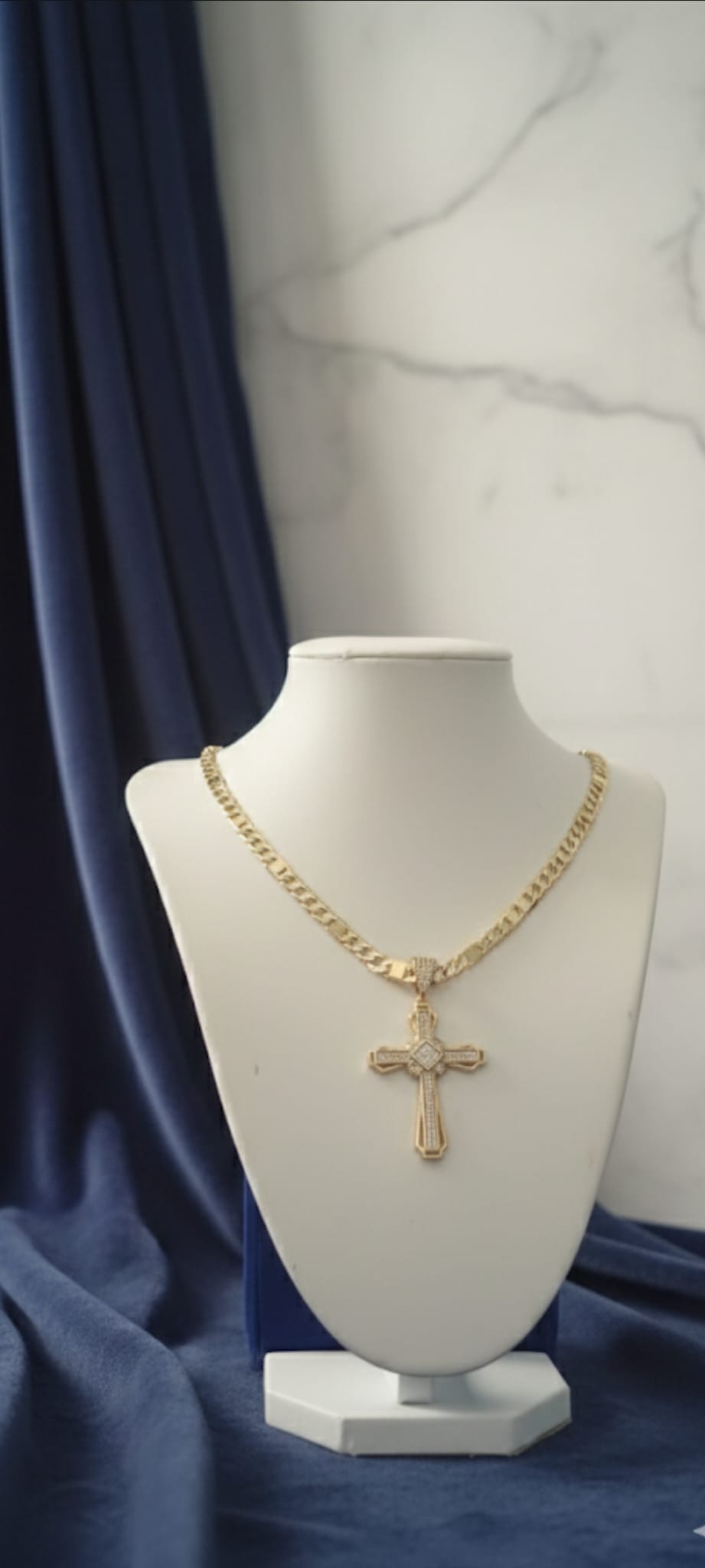 Ciondolo Croce Imperiale- SSJewelry - Oro Laminato di alta Qualità per uso quotidiano- Gioielleria in Ticino.